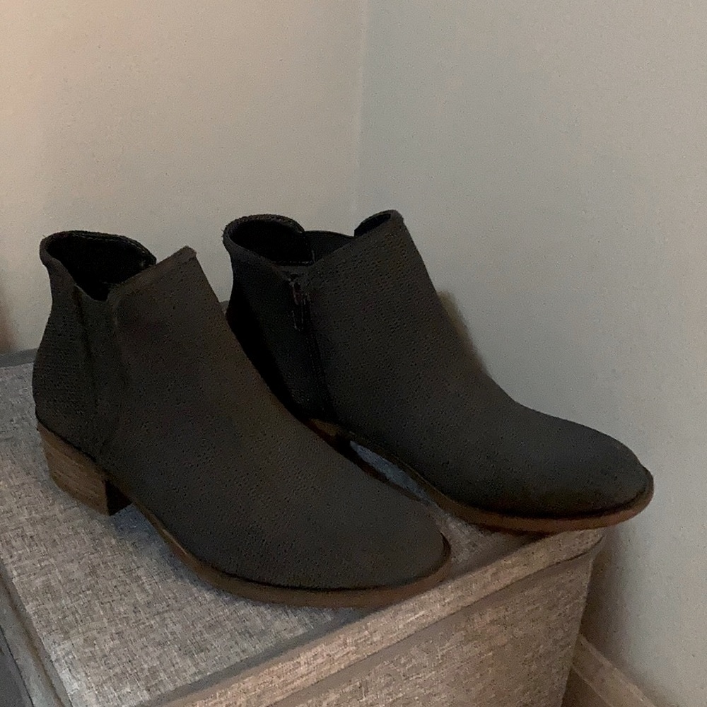 Kensie Casual Gray Bootie